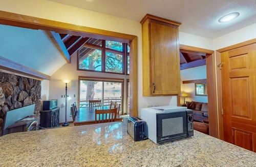 Joseph House | Water`s Edge Haven- spacious Wallowa Lake escape