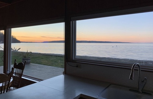 Langley House | Waterfront Beach House Getaway on Whidbey Island
