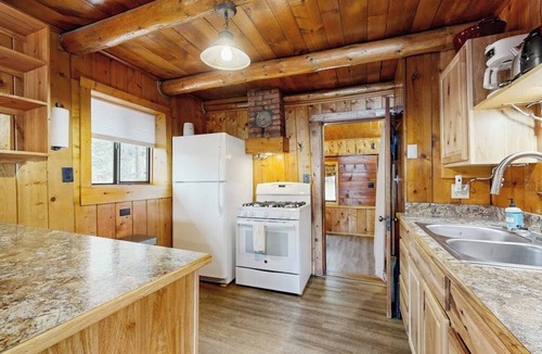 Bayfield Cabin | Waterfront cabin on Vallecito Lake with WiFi, large deck, & lake views