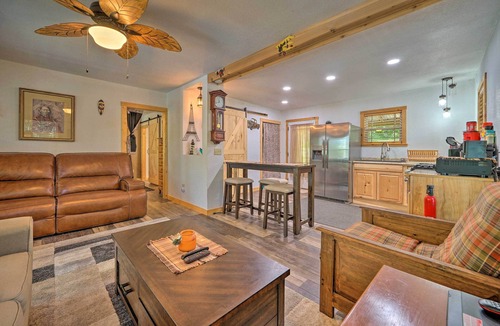 Fort Towson Cottage | Waterfront Cottage in Fort Towson w/2 Decks!