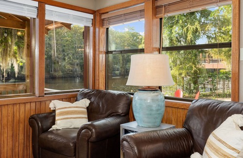 Jefferson Cottage | WATERFRONT cottage with SCENIC views of Big Cypress Bayou Caddo Lake