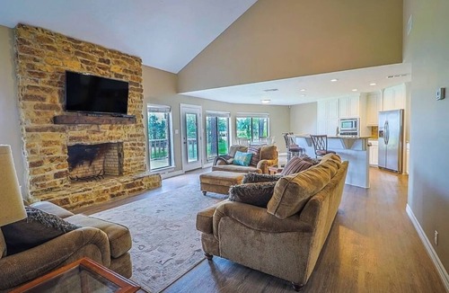 Brookeland House | Waterfront Cove 3 bed, 3 bath, jacuzzi tub, screened sunroom, deck,fireplace