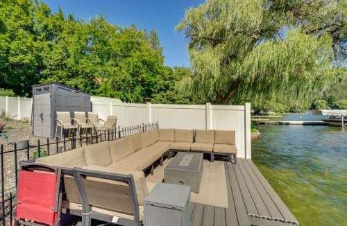 Tumtum House | Waterfront Deck w/Fire Pit: Lake Spokane Gem!