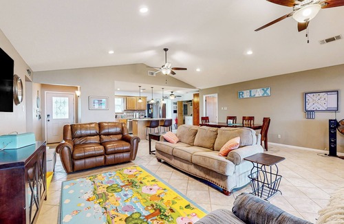 Cotton Gin House | Waterfront Home on Lake Limestone w/Dock