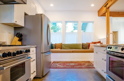Olga House | Waterfront Home, Private Beach: the Spacious & Contemporary Madrona House