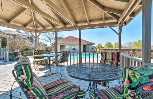 Lake Hamilton House | Waterfront Hot Springs Condo: Pool, Hot Tub Access
