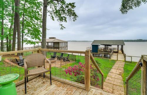 Negreet House | Waterfront House on Toledo Bend w/Private Dock!