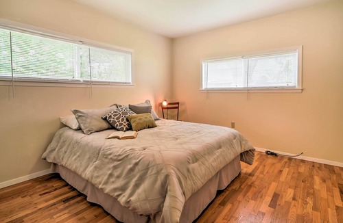Oroville Cottage | Waterfront Osoyoos Lake Cottage w/Beach & Patio!