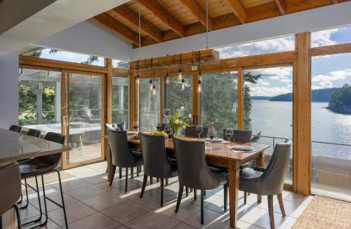 Eastsound House | Waterfront Privacy, Hot Tub, Mooring, Gated Estate
