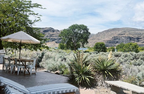 Quincy House | Waterfront retreat on the Columbia River, 10 minutes from The Gorge Amphitheater
