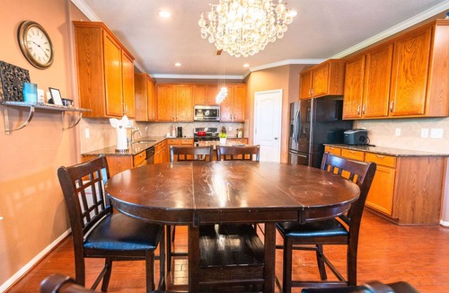 Katy House | WaterFront View 2 BDR 1.5 BA Home