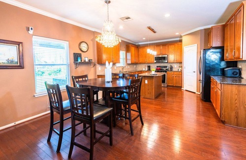 Katy House | WaterFront View 2 BDR 1.5 BA Home