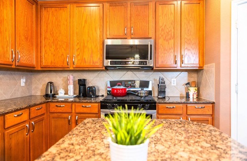 Katy House | WaterFront View 2 BDR 1.5 BA Home