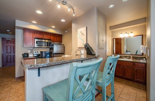 Chelan Condo | Waterfront View, Pool, Hot Tub, Steps To Downtown