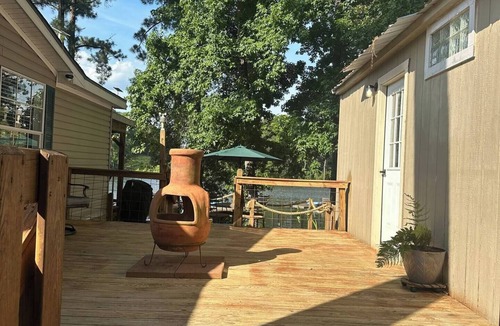 Negreet House | WATERFRONT with private dock ,boat ramp, paddle boats and Kayaks!