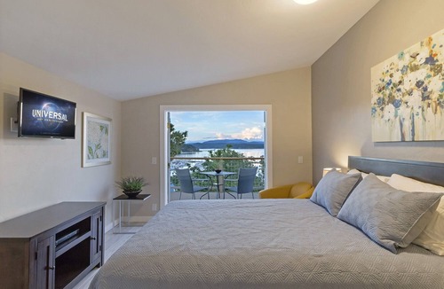 Friday Harbor House | Waterview in Town! Cannery Inn - Hyak