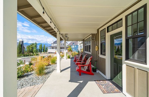 Chelan House | Welcome to Happy Hours at The Lookout at Lake Chelan
