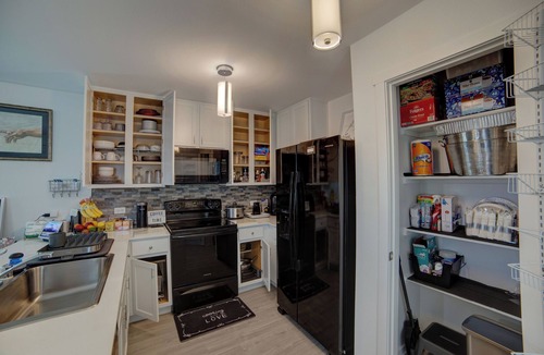 Clear Lake House | Welcome to our Lovely 3BD and 2.5BA 1 King , 2Queen Beds in Lovely Princeton TX