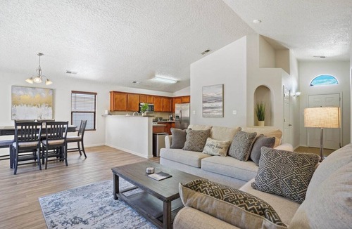 Rio Rancho House | Welcome to The Reynosa Retreat in picturesque Rio Rancho - No House guests without prior approval from host.