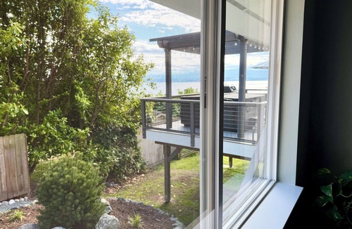 Freeland House | Welcome to the Sunset Sanctuary! Gorgeous views of Puget Sound & beach access!
