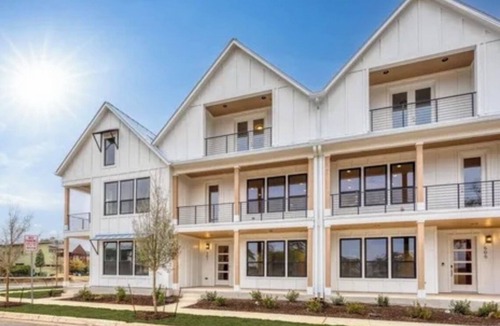 Southtown House | Welcome to the Texan Den where Luxury meets Tranquility.