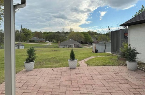 Forney House | Welcoming 3-bedroom 2 bath home in charming Forney.