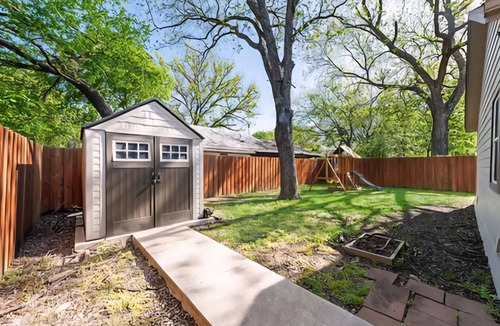 McKinney House | Welcoming cozy where love and light dewll 3-bedroom with AC in charming McKinney