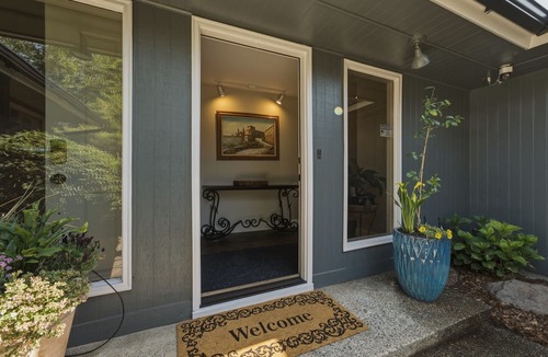 Wenatchee House | Wenatchee Rental | Pool+Hot Tub | Sleeps 8