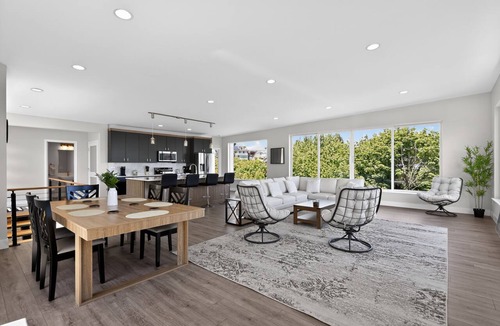 North Admiral House | West Seattle 5BR ADU + Downtown Views