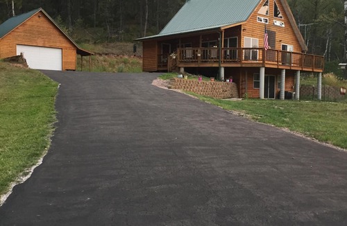 Weston County Cabin | Western gateway to the Black Hills-Snowmobiling, skiing, hunting, and fishing!