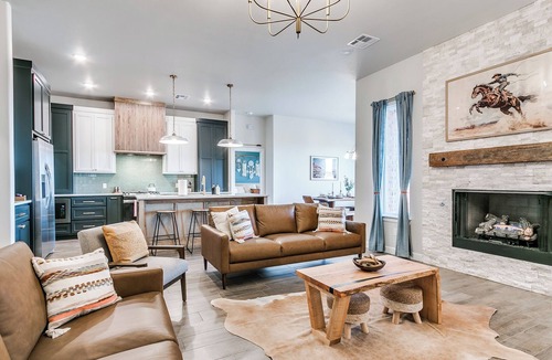 Edmond House | Western-Themed Family Retreat - Kid-Friendly, Fire Pit, New Build Home