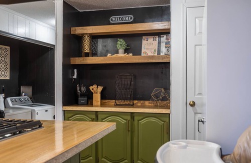 West Odessa House | Westside Gameyard - Pool Table+Fast WiFi+King Bed by LCH