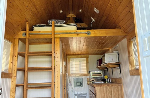 Prairie Lea House | Where good times and the river meet! Kayaks, Tubes, Hammocks INCLUDED!