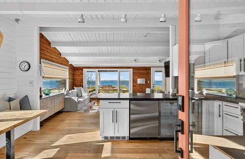 Freeland Cabin | Whidbey Island Beachfront Cabin No-Bank Sandy Beach + Sunset Views