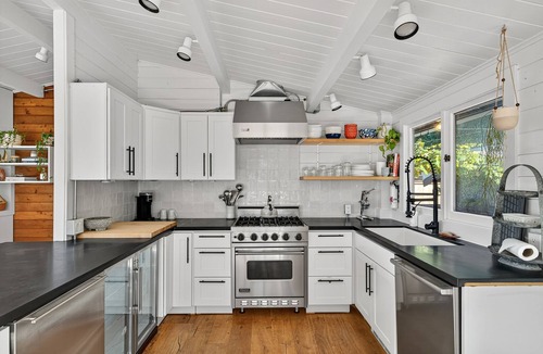 Freeland Cabin | Whidbey Island Beachfront Cabin No-Bank Sandy Beach + Sunset Views