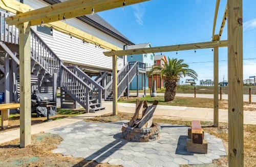 Surfside Beach House | WhimSea Bay - Where Beach Vibes are High & Stress Low!