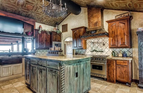 Fort Worth House | Whiskey Pines Lodge - Eagle Mountain Lake Luxury Lodge - A guest favorite!