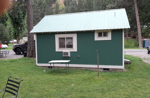 New Meadows Cabin | "Whispering Pine" - Cabin 4 by the Little Salmon River