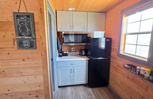 Alpine Cabin | Wildlife, BBQ, Stargazing: Black Cat Ranch Awaits!