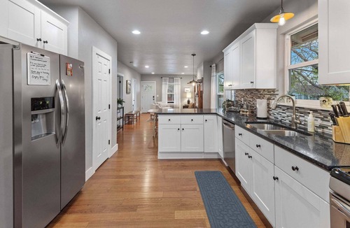Windsor House | Windsor Hot Tub House - Near Lake, Park and Breweries!