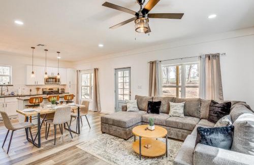 Winnsboro House | Winnsboro Barndominium w/Fire Pit & Large Deck!