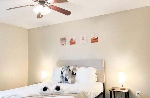 Arlington Apartment | WLK to AT&TStadium|FREE Parking|Bright&Cozy|2BR2BA