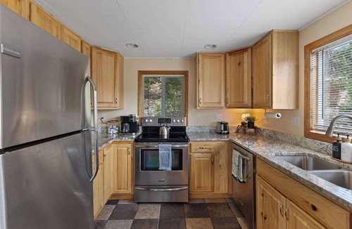 Black Hawk Cabin | Wonder-View Lodge with Private Panoramic Mountain Views!