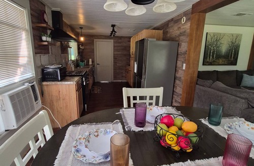 Diboll Cottage | Wonderful 3-bedroom cottage in charming Diboll