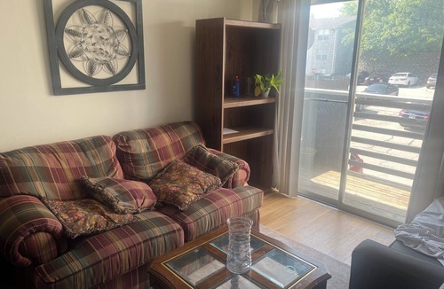 Hillcrest Apartment | Wonderful apartment with AC in charming Lawrence