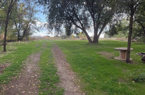 Caldwell RV Rental | Wonderful campground in Caldwell with stunning views. And a shared private lake.