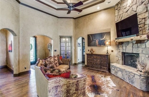 Nocona House | Wonderful Family-sized Lake House!