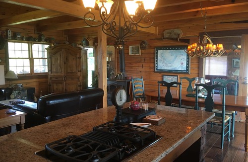 St. Charles House | Wonderful Oak Log Home on the Mississippi River