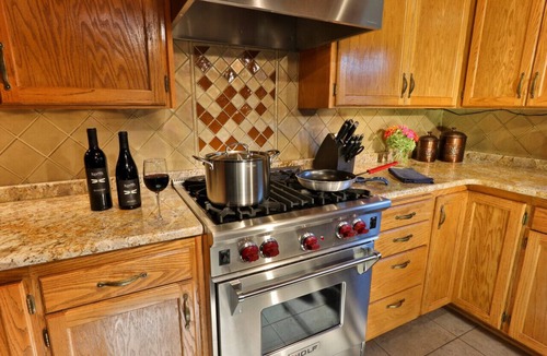 Walla Walla East House | Wood Duck Lodge · Amazing cedar log home with private lake