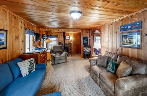 Joseph House | Woodland Cabin w/Fenced Backyard, Deck, Front Porch & WiFi - Dogs Welcome